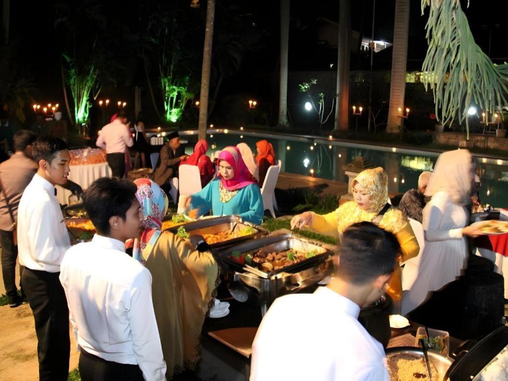 Augusta Sukabumi Hotel Kültér fotó