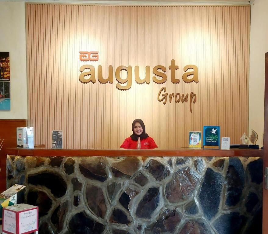 Augusta Sukabumi Hotel Kültér fotó