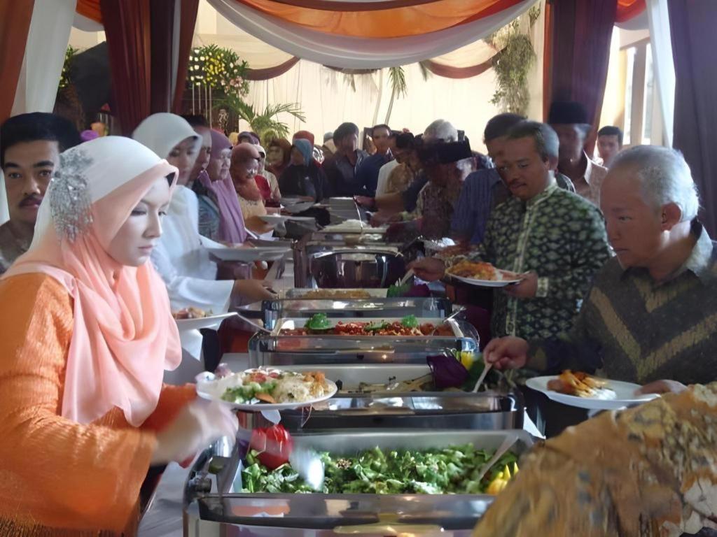 Augusta Sukabumi Hotel Kültér fotó