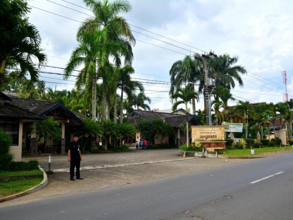 Augusta Sukabumi Hotel Kültér fotó