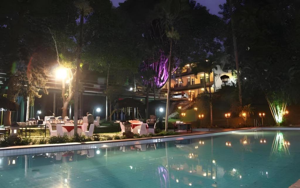Augusta Sukabumi Hotel Kültér fotó