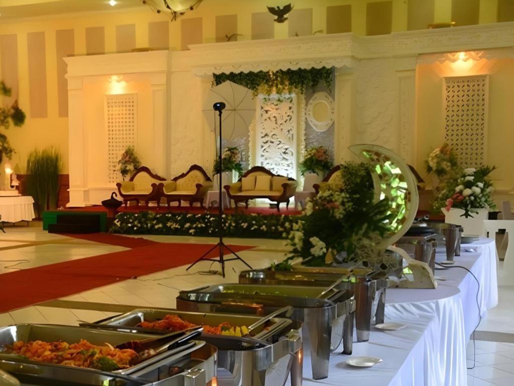 Augusta Sukabumi Hotel Kültér fotó