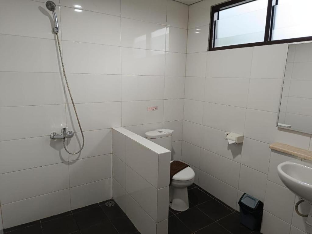 Augusta Sukabumi Hotel Kültér fotó