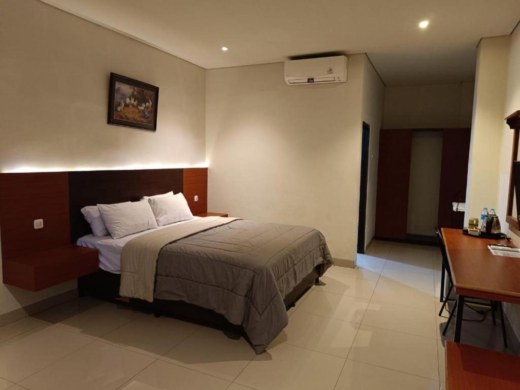 Augusta Sukabumi Hotel Kültér fotó
